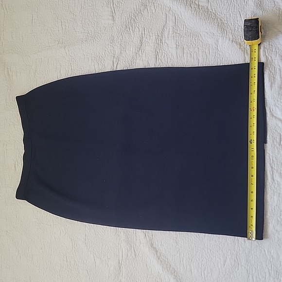 St. John Skirt Size 12 - Picture 6 of 6